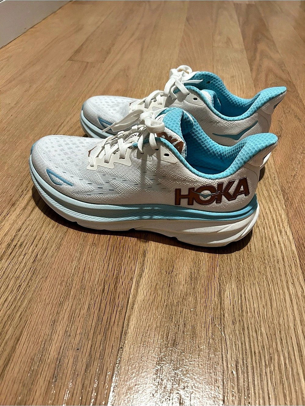 HOKA Clifton 9 Women's Athletic Shoes US 7B